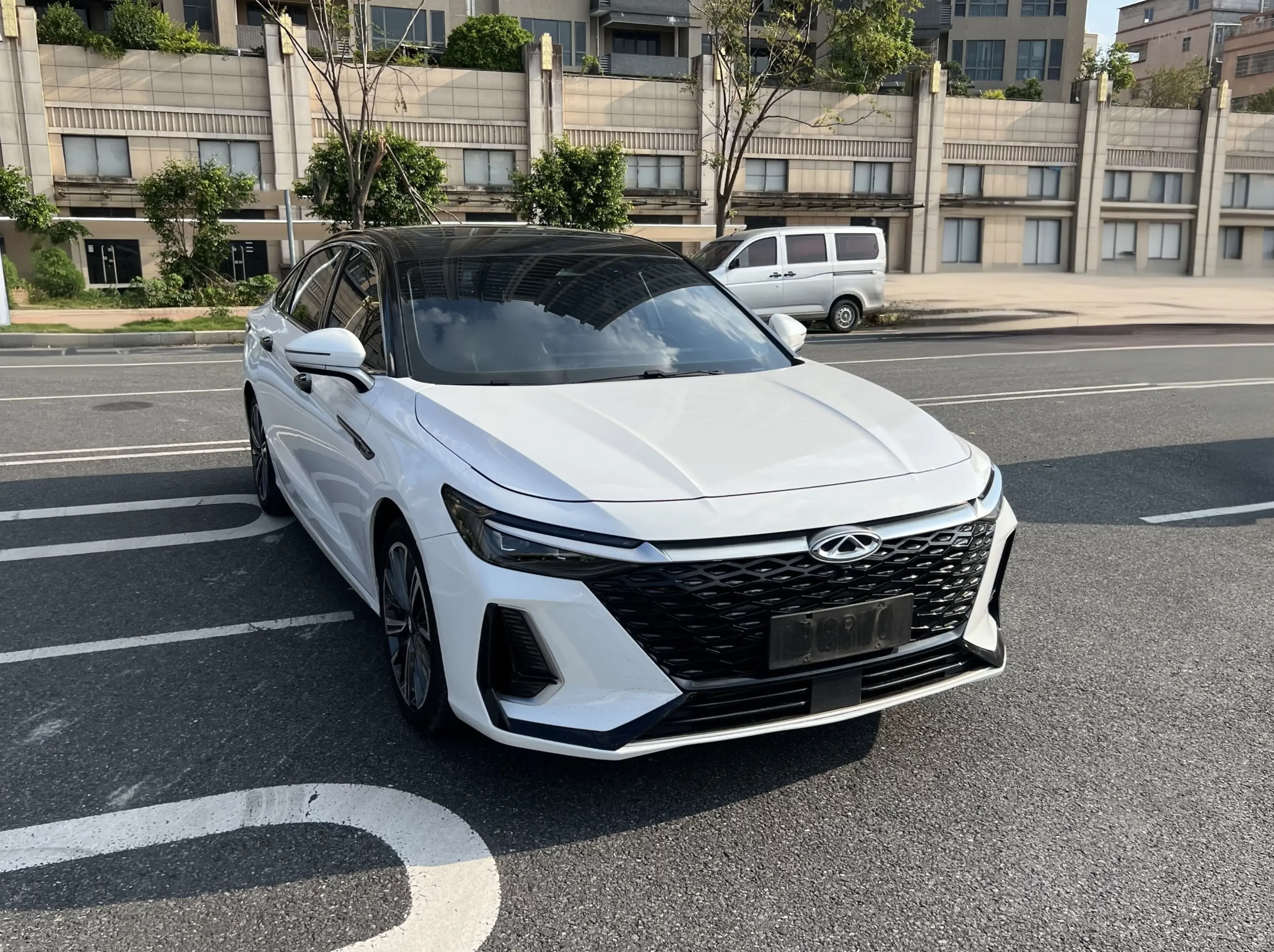 Chery Arrizo 8