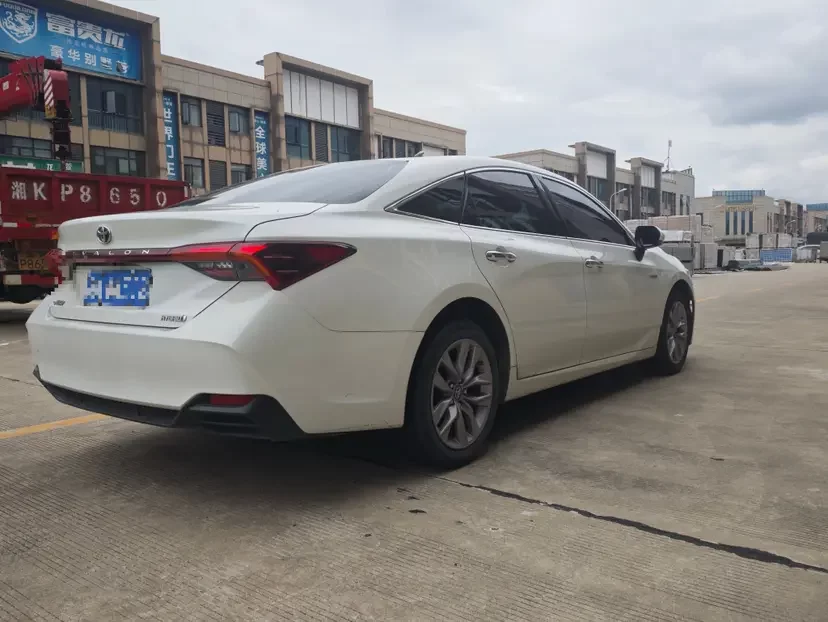 Toyota Avalon (asian dragon)