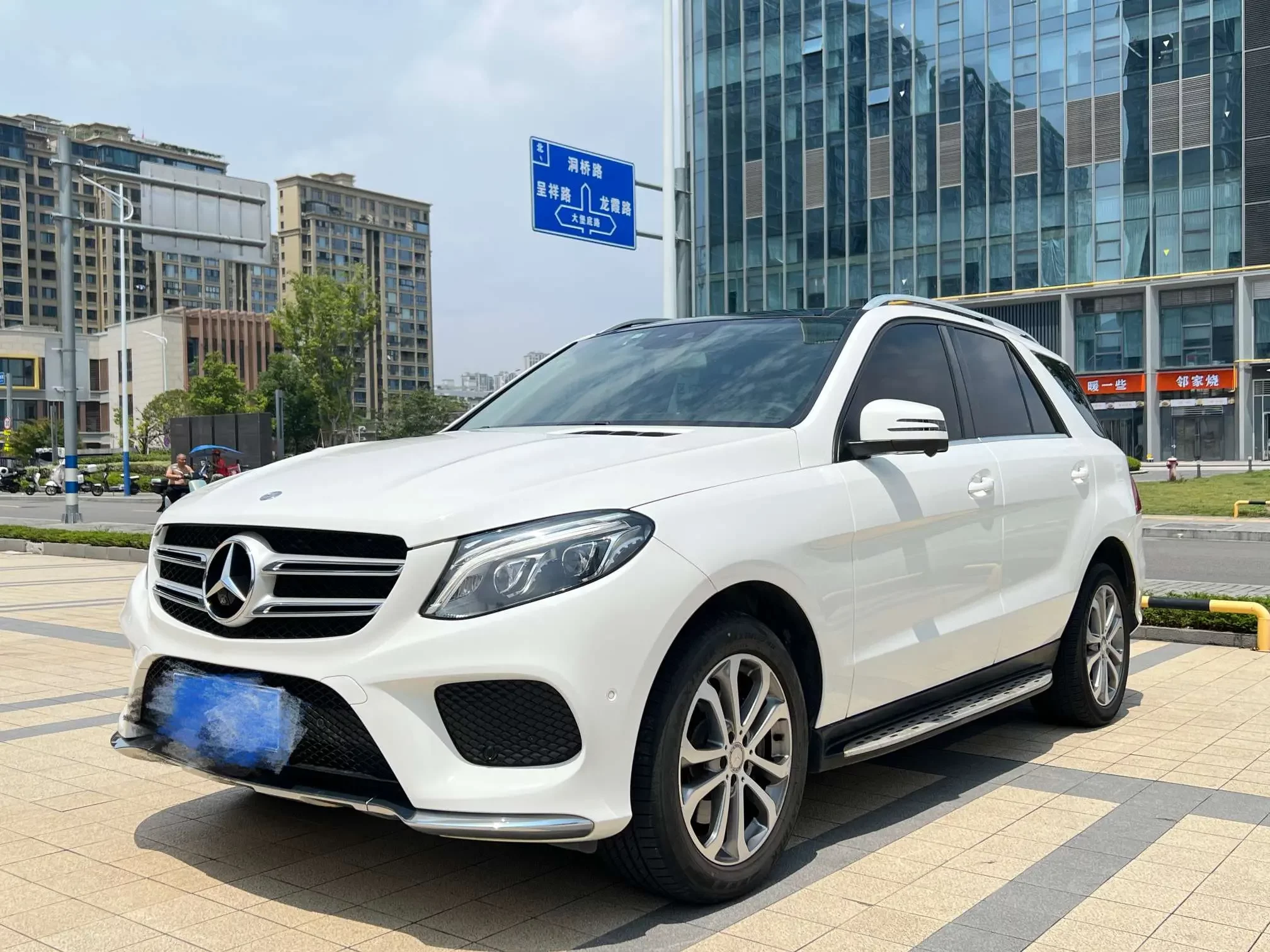 Mercedes-Benz GLE (Imported)
