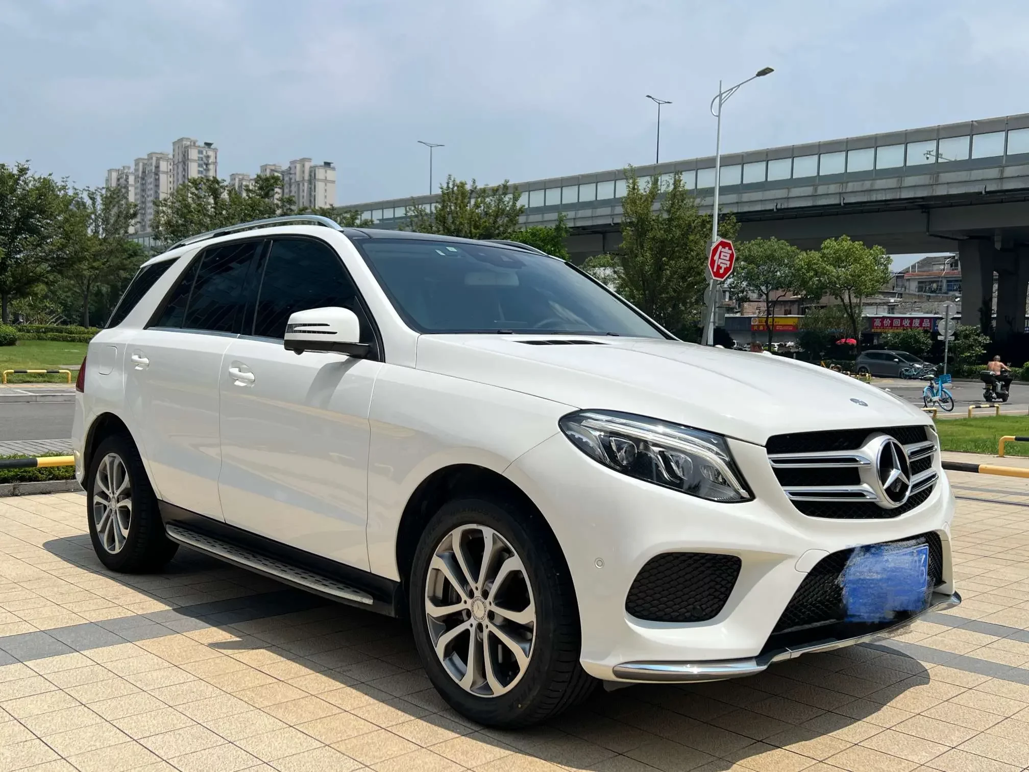 Mercedes-Benz GLE (Imported)