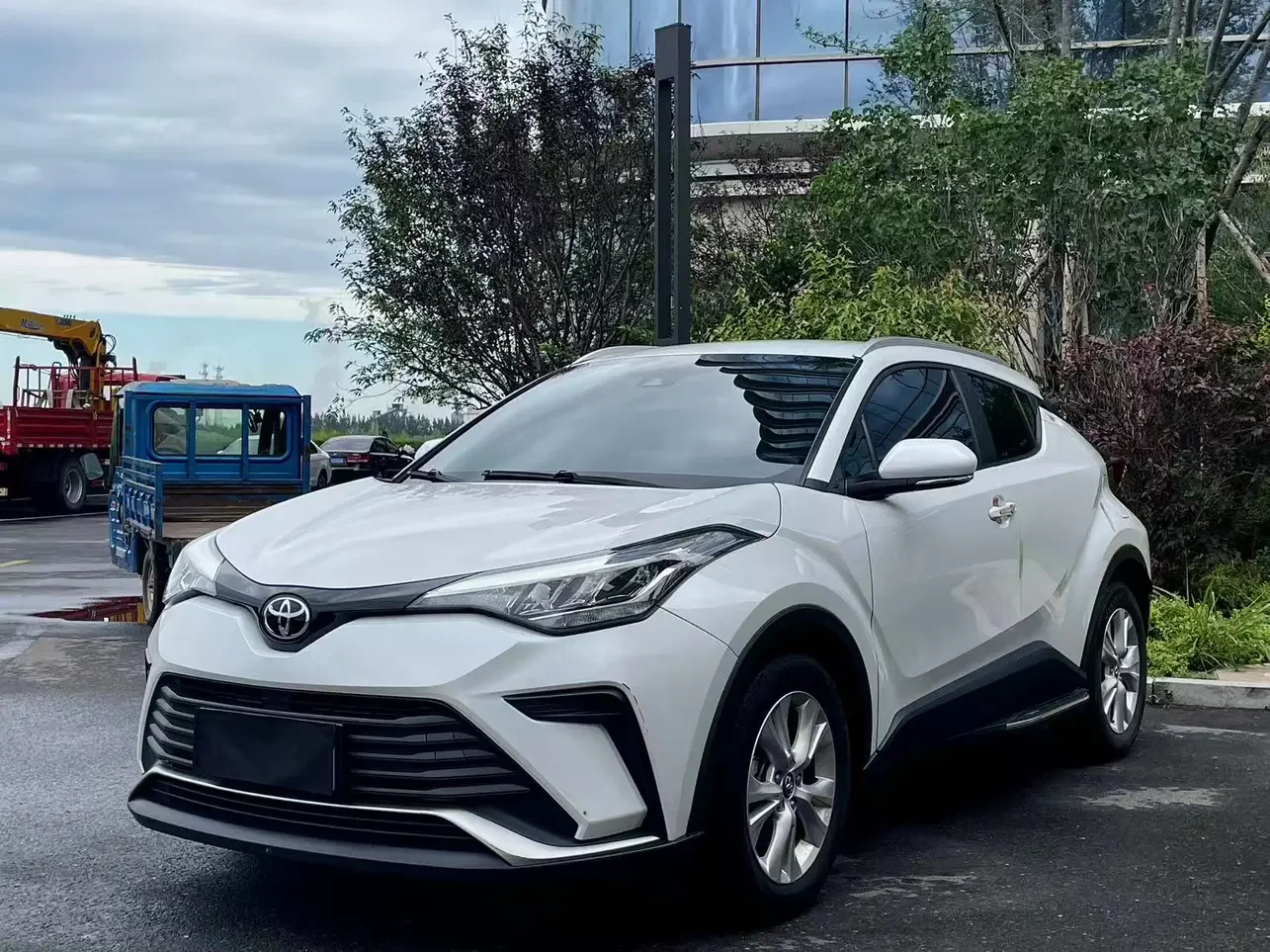 Toyota C-HR Hybrid (Yize IZOA)