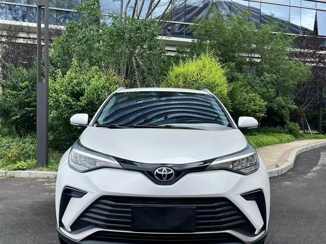 Toyota C-HR Hybrid (Yize IZOA)