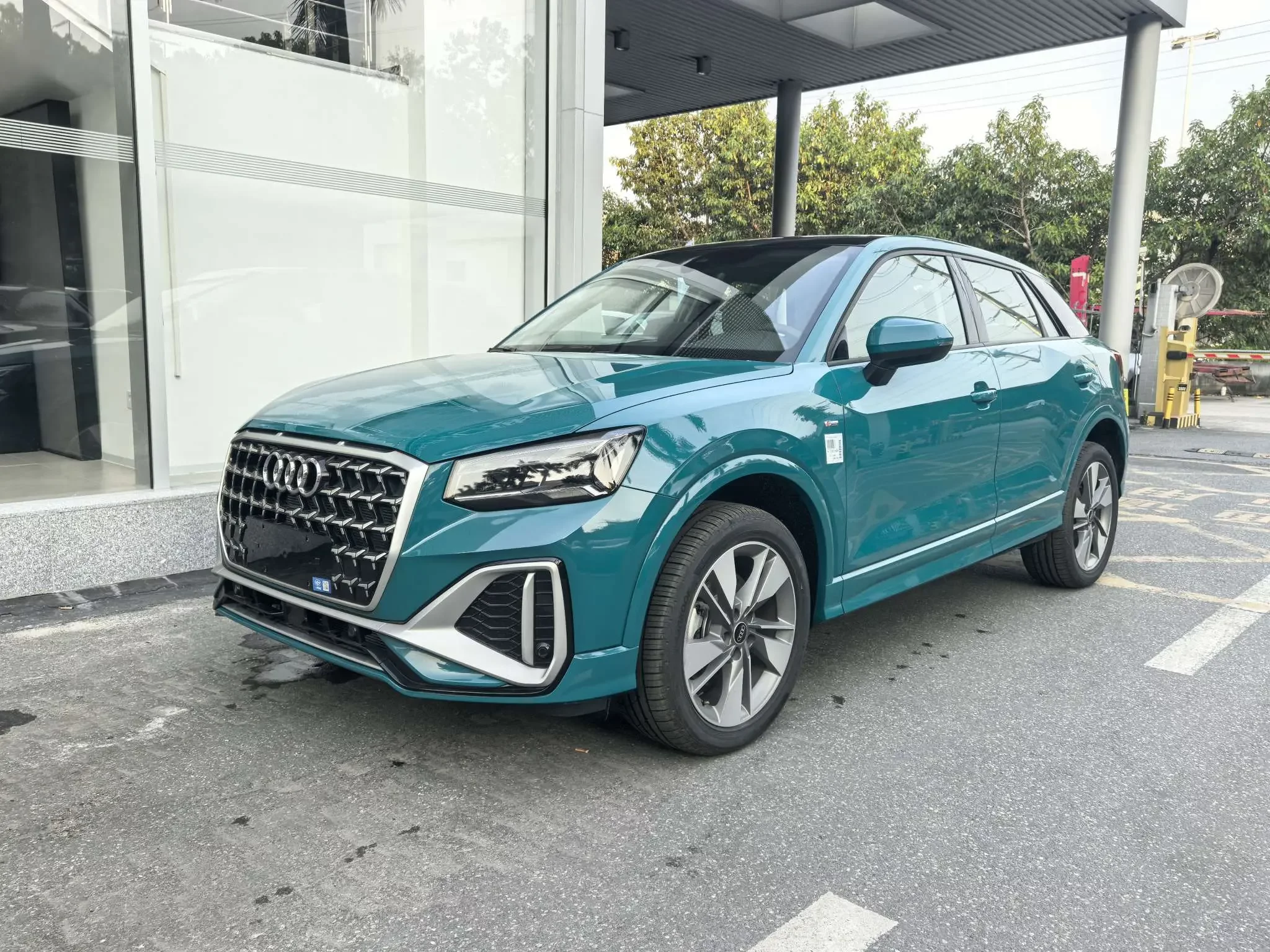 Audi Q2L