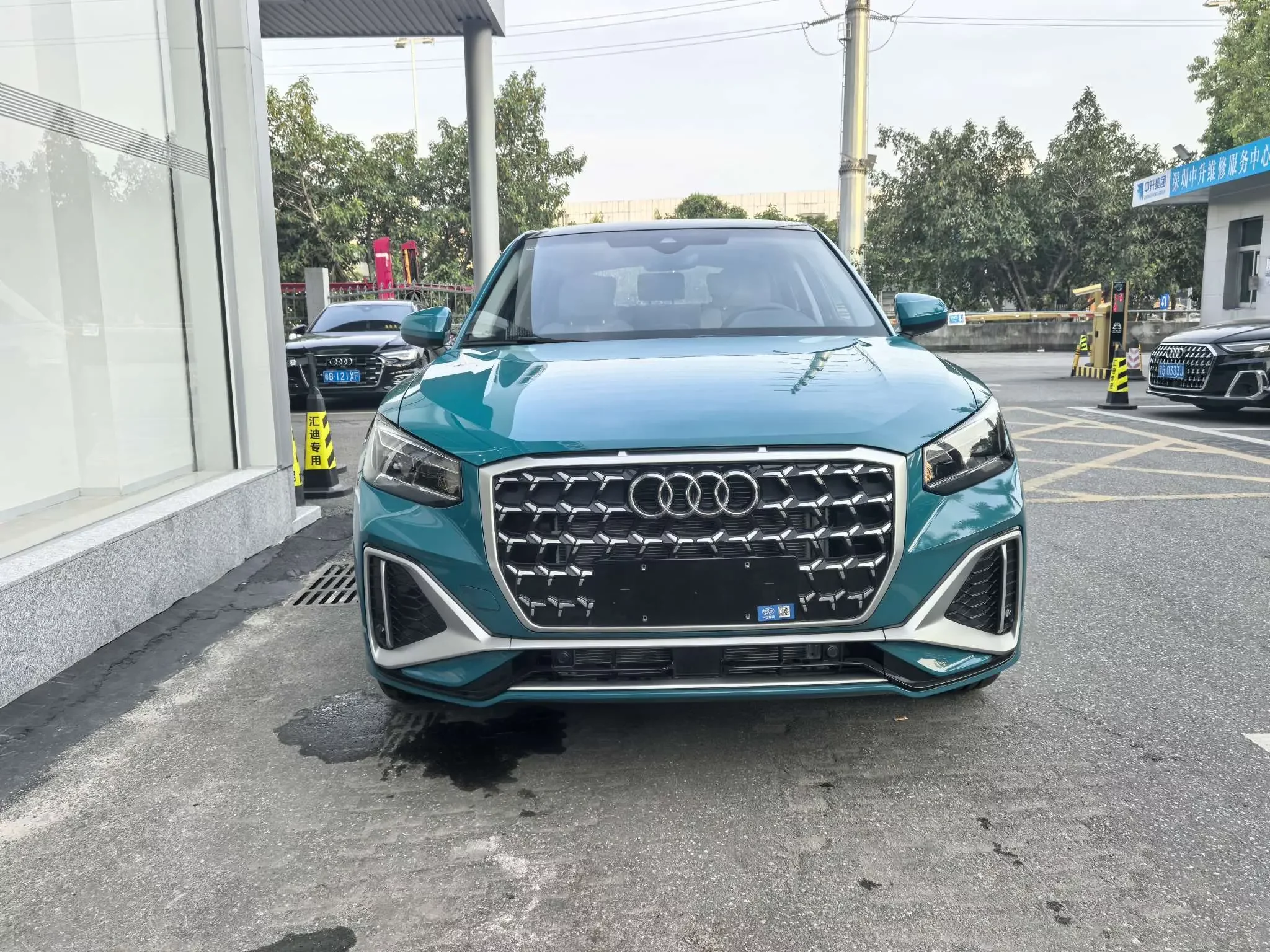 Audi Q2L