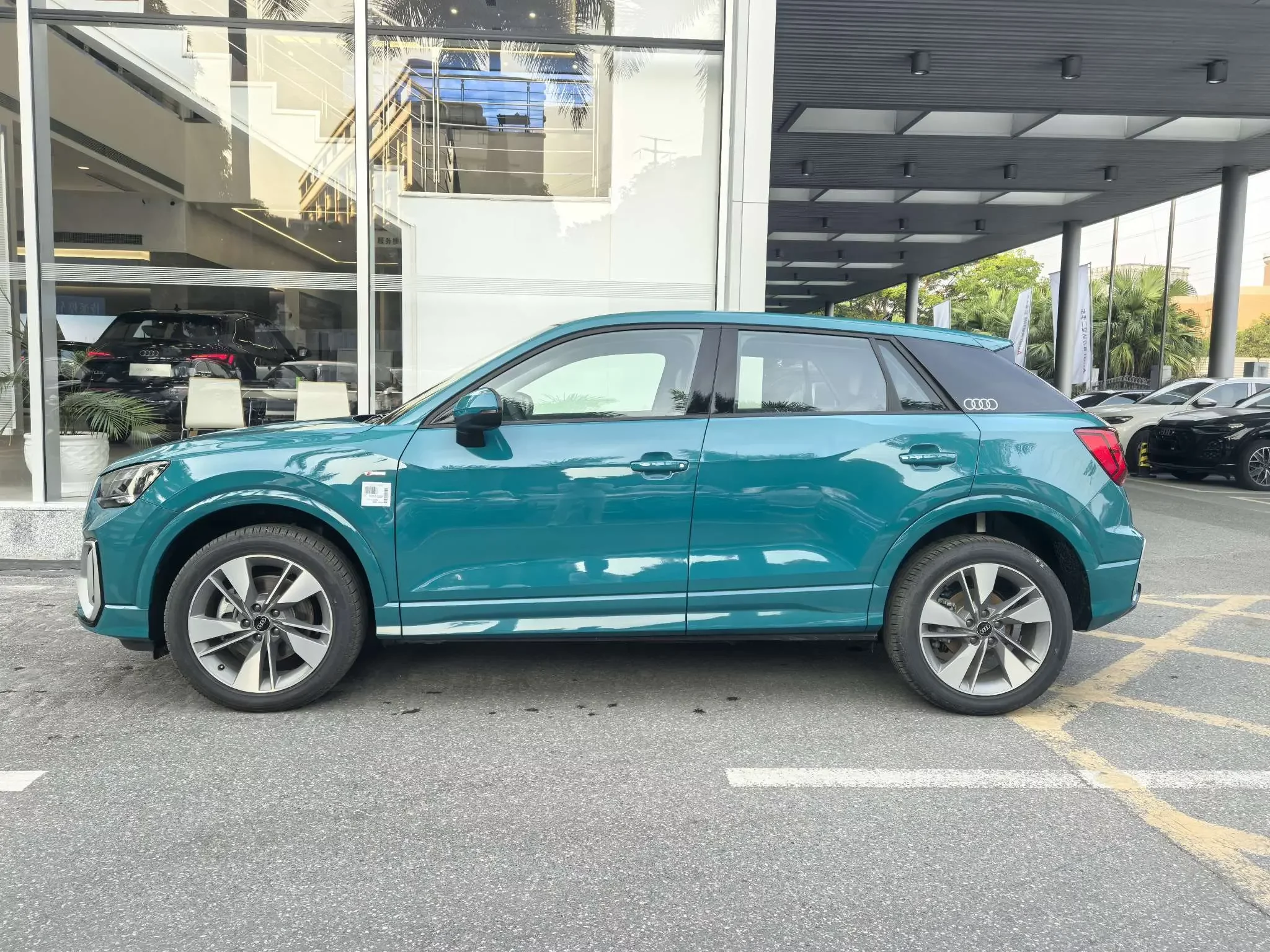 Audi Q2L