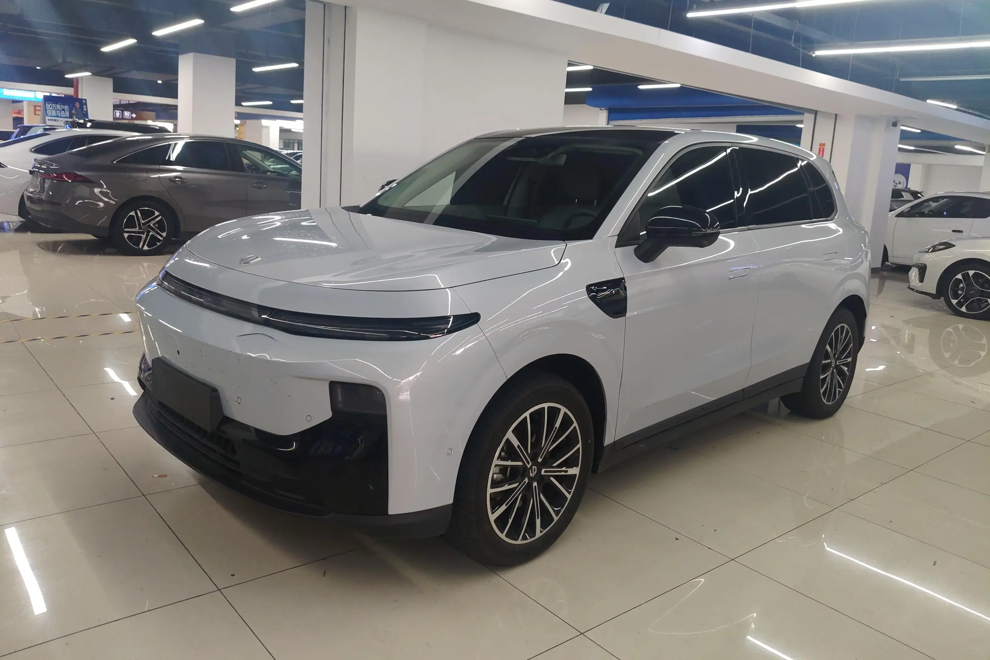 Leapmotor B10