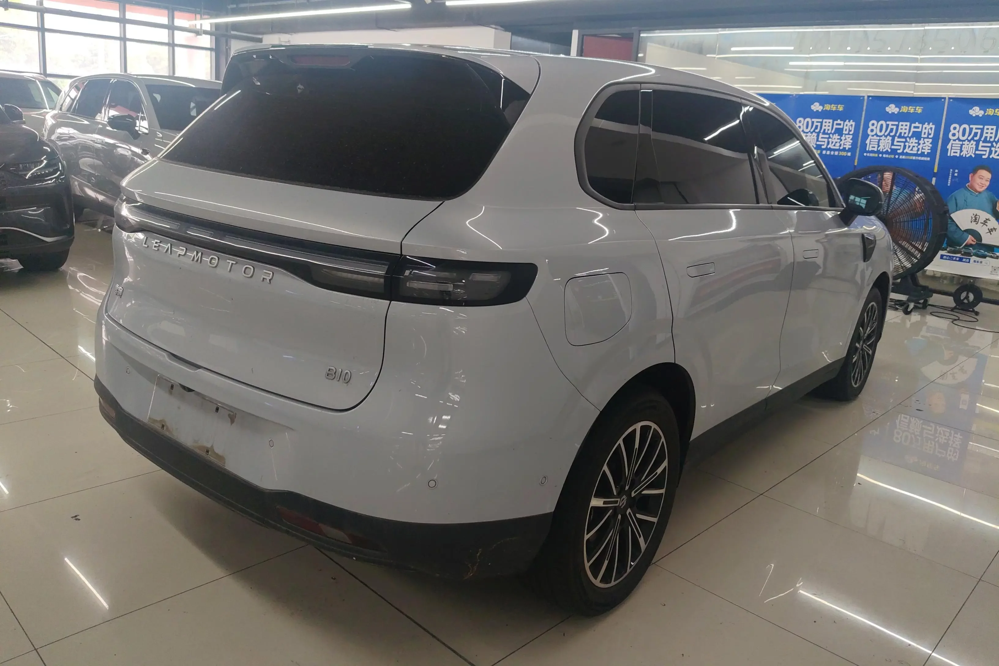 Leapmotor B10