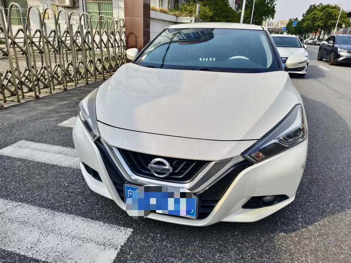 Nissan bluebird
