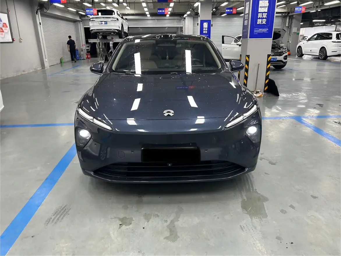 NIO ET7