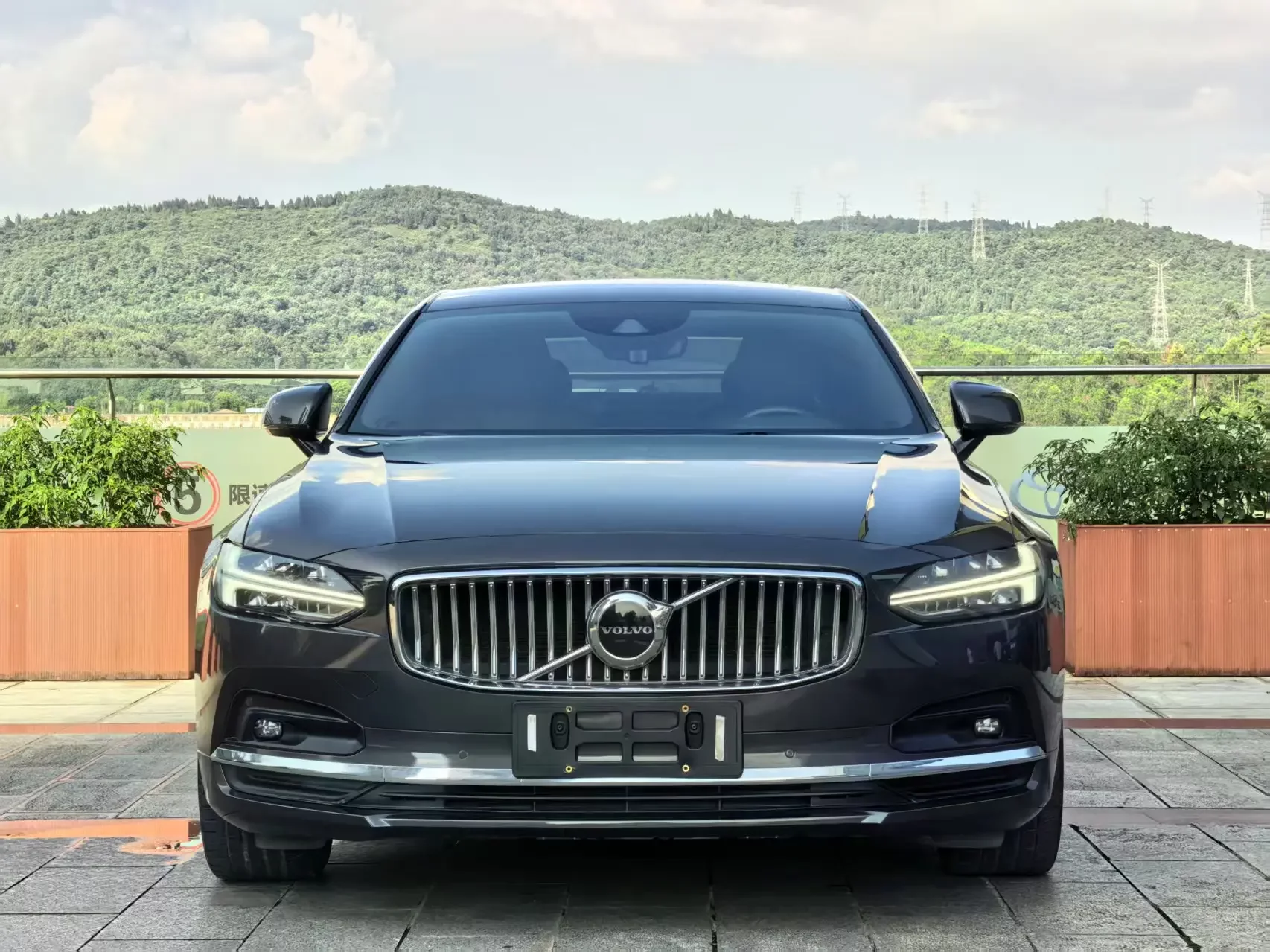Volvo S90
