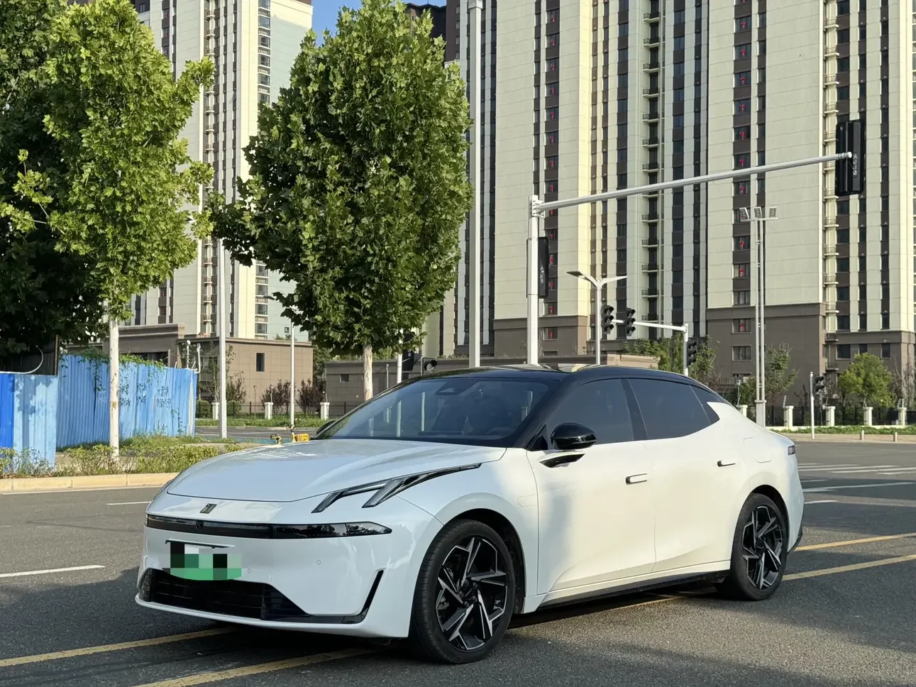 Lynk & Co 07 EM-P