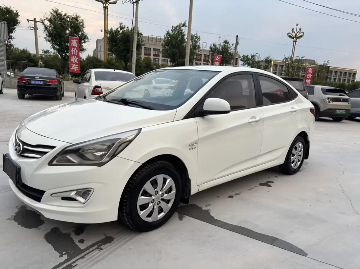 Hyundai Verna (Rena)