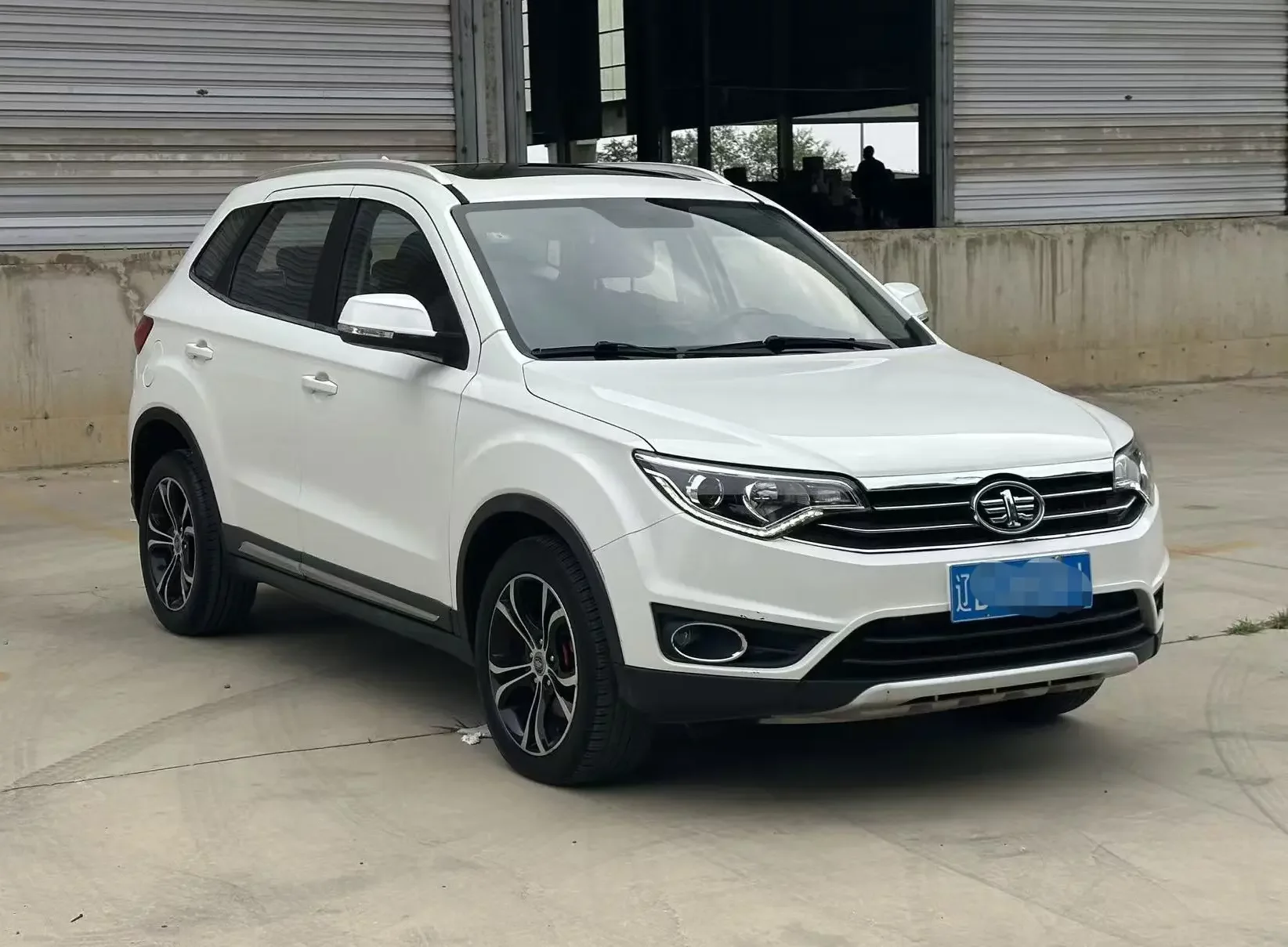 FAW Senya R7