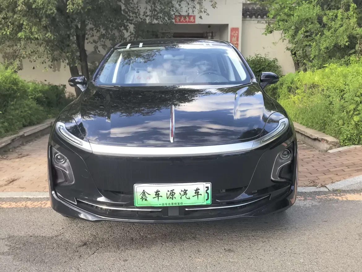 Hongqi E-QM5
