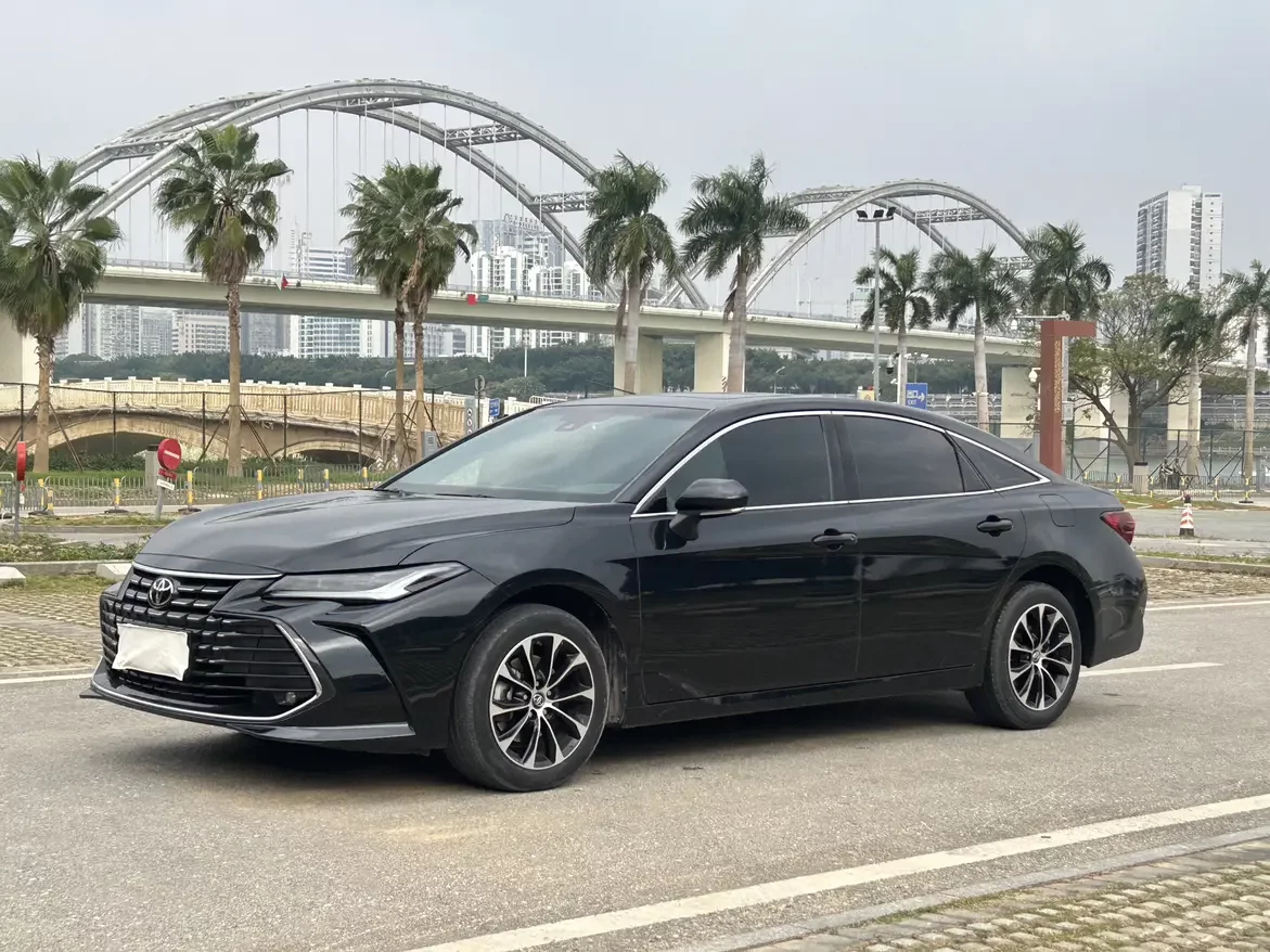 Toyota Avalon (asian dragon)