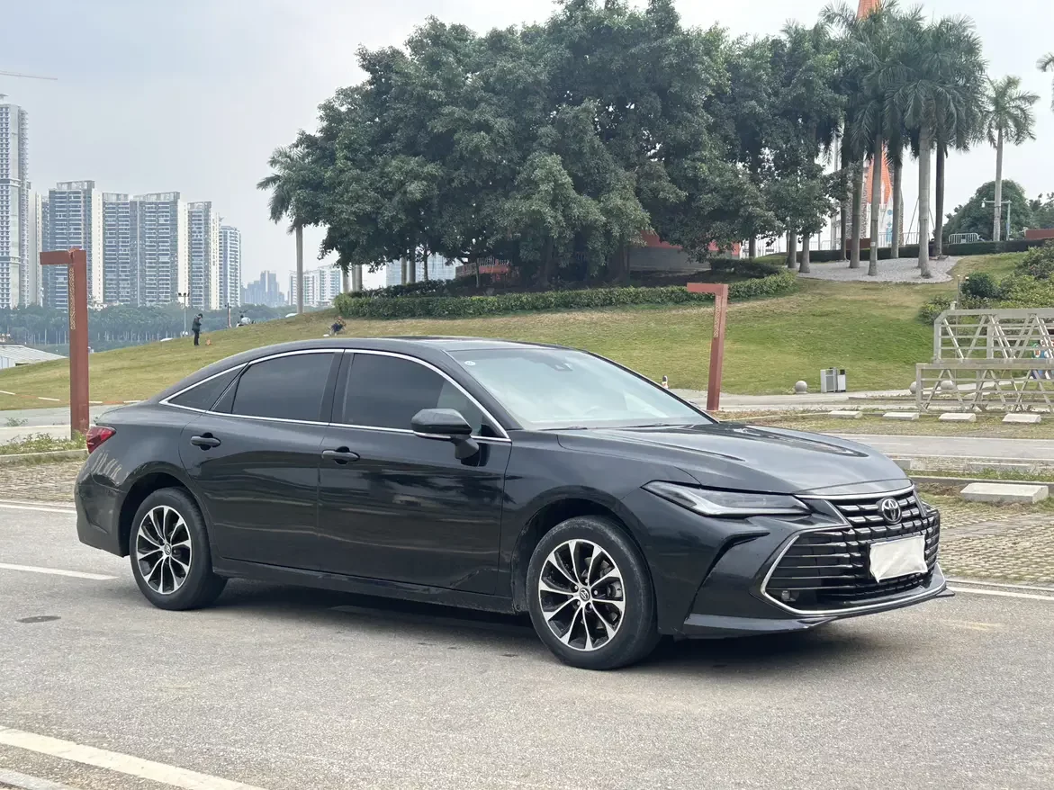 Toyota Avalon (asian dragon)