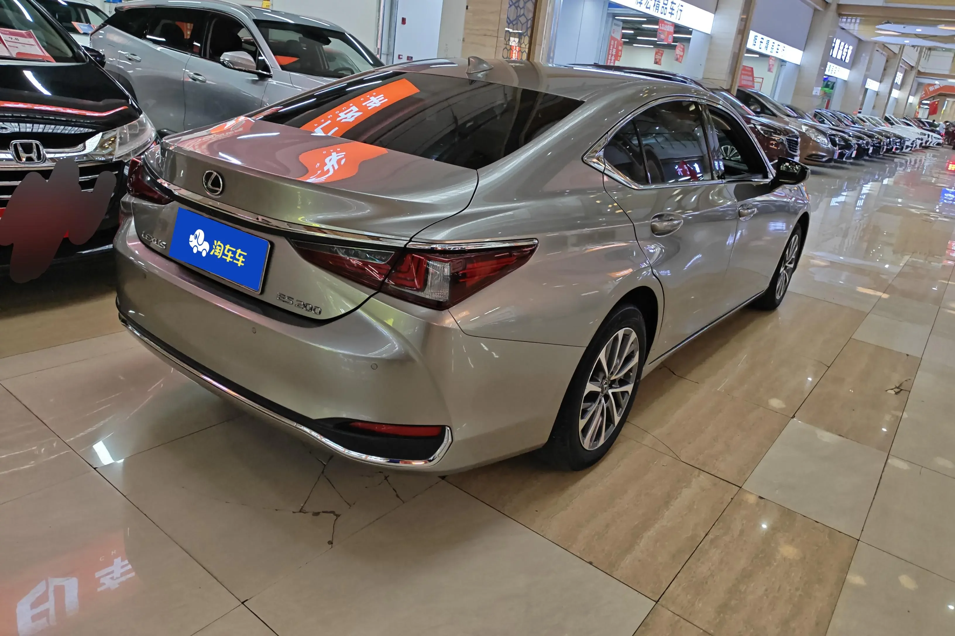 Lexus ES