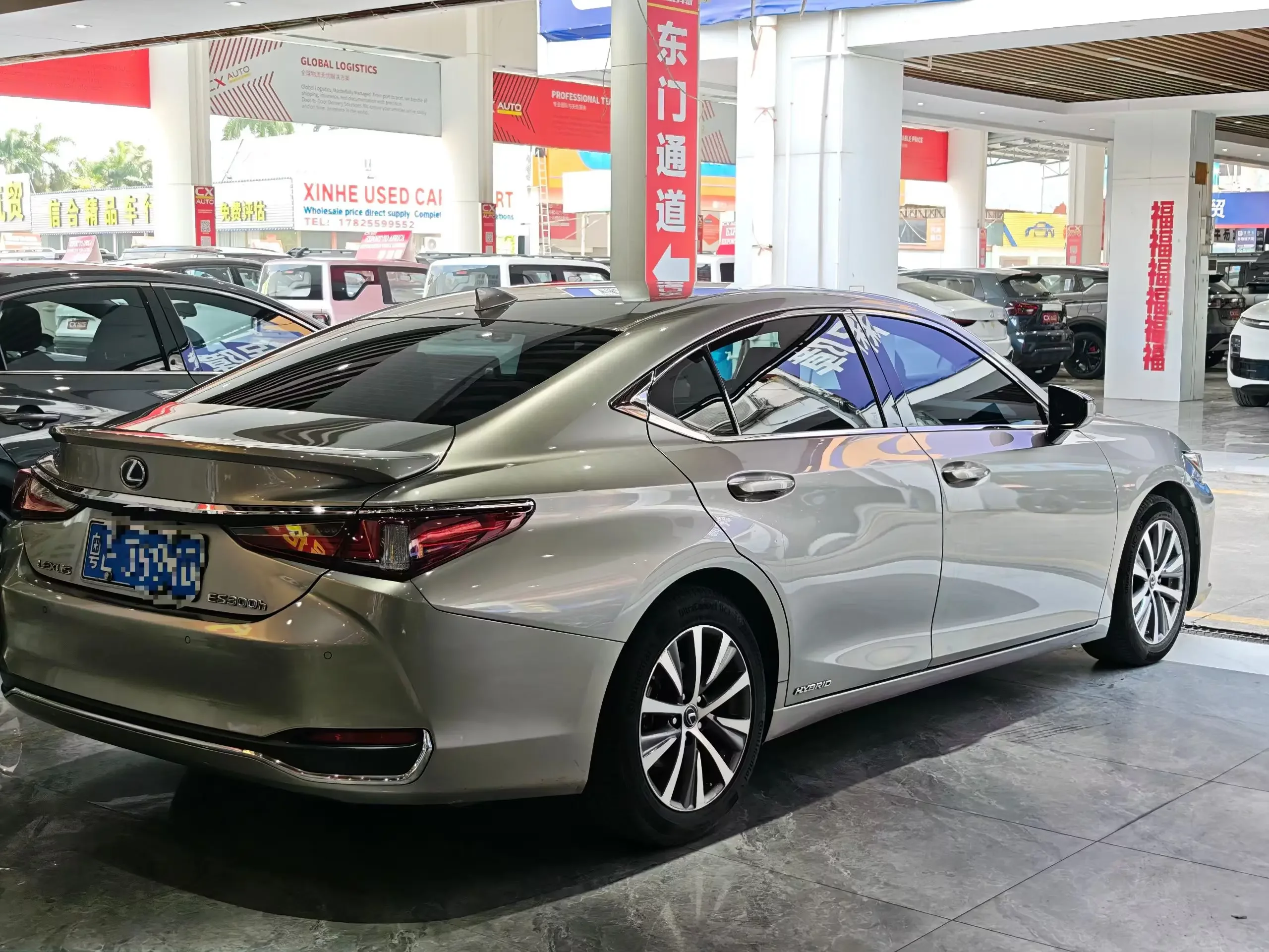Lexus ES