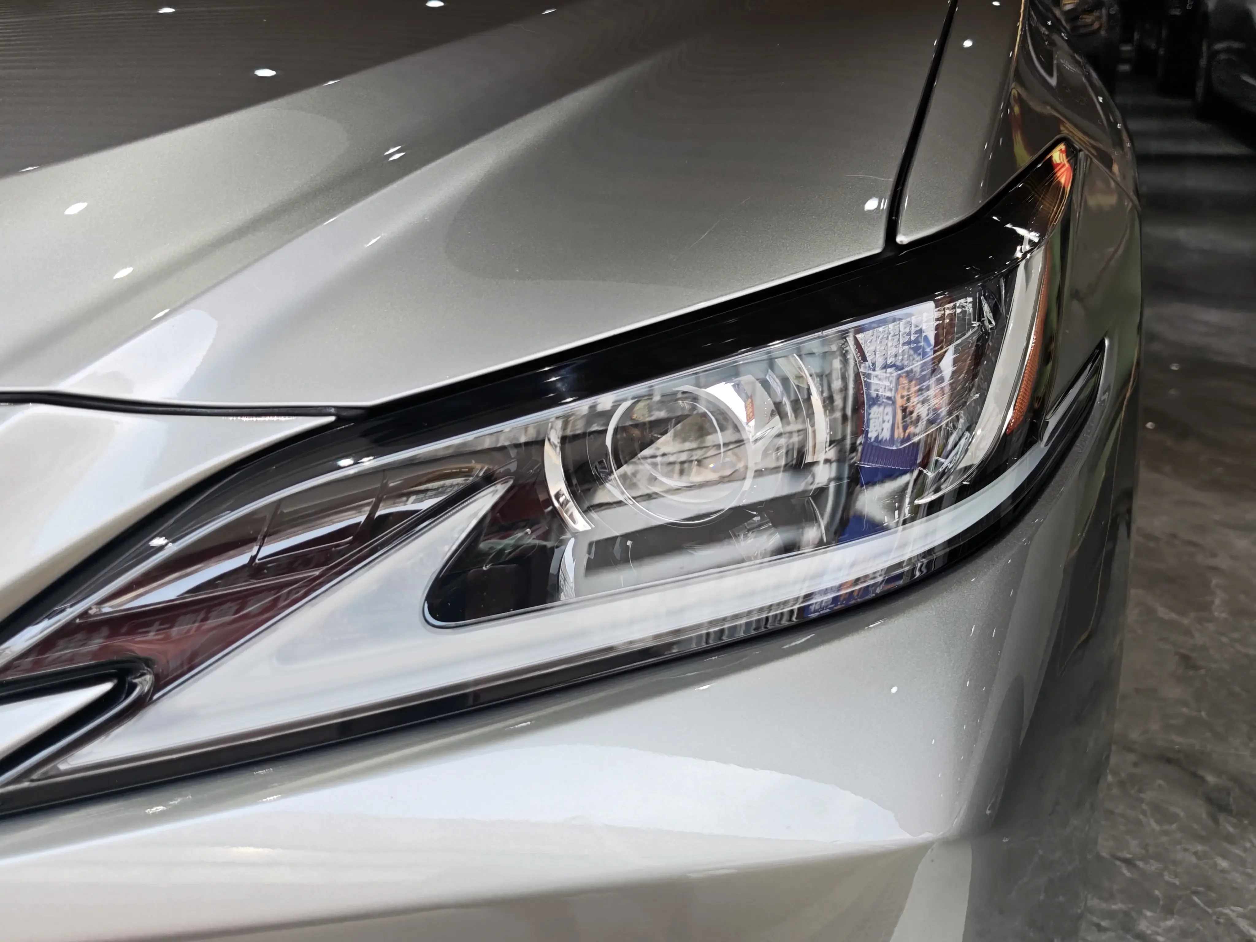 Lexus ES