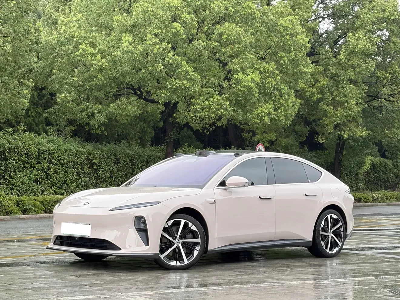 NIO ET5