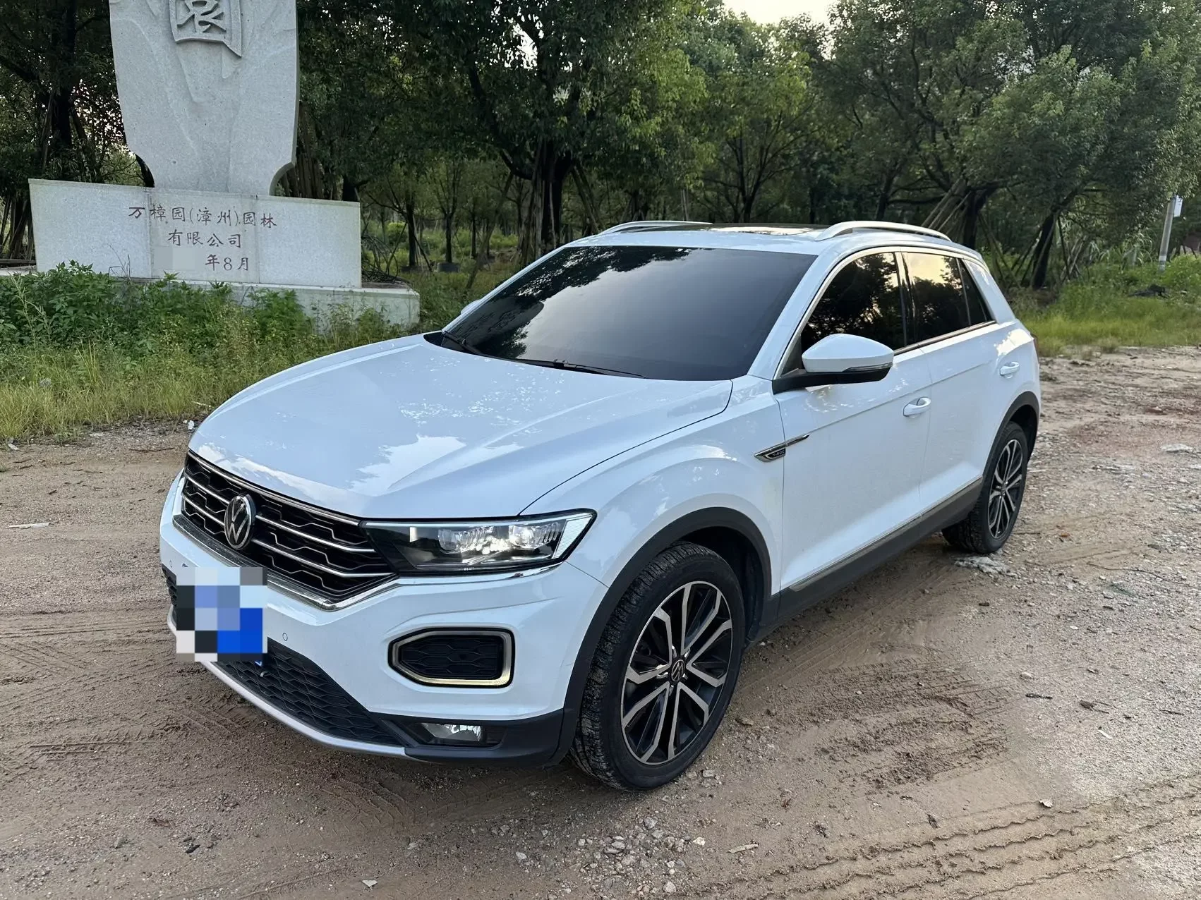 VOLKSWAGEN T-ROC