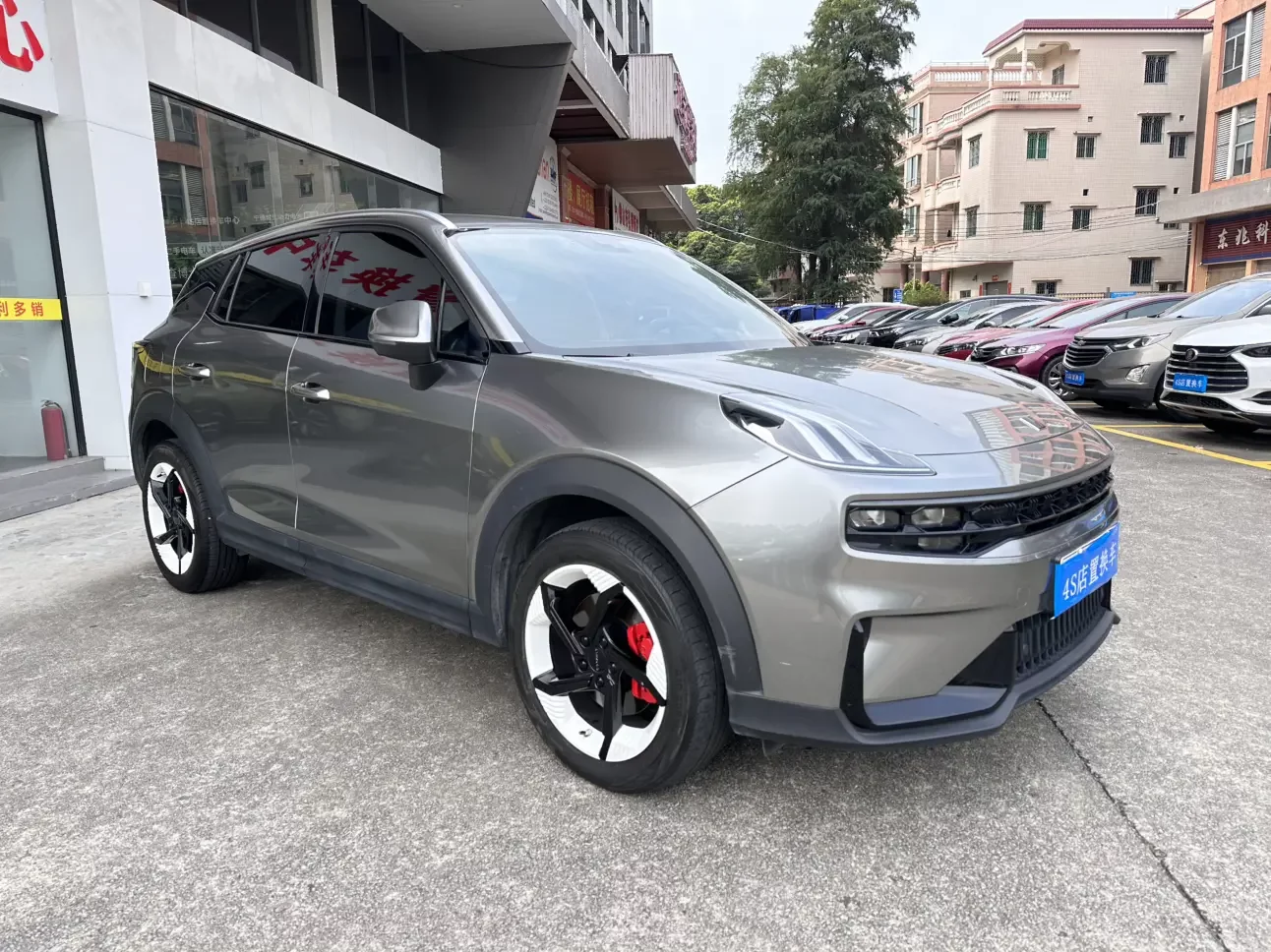 Lynk & Co 06 EM-P
