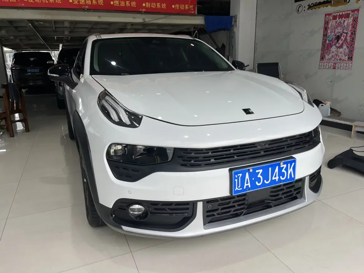 Lynk & Co 02