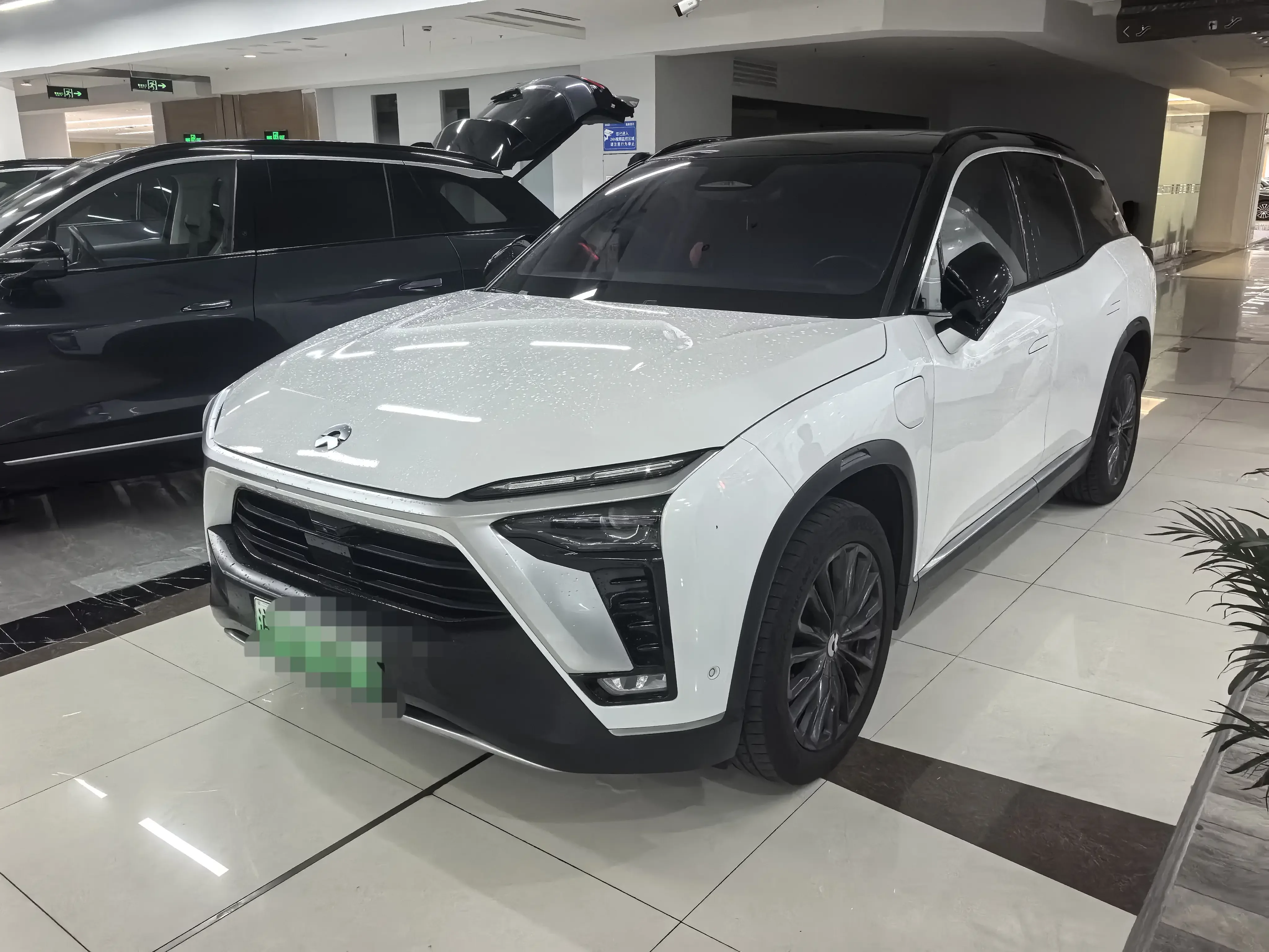 NIO ES8