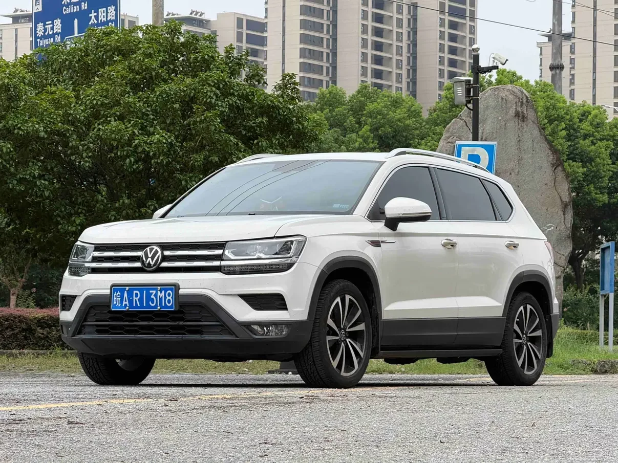 Volkswagen Tharu