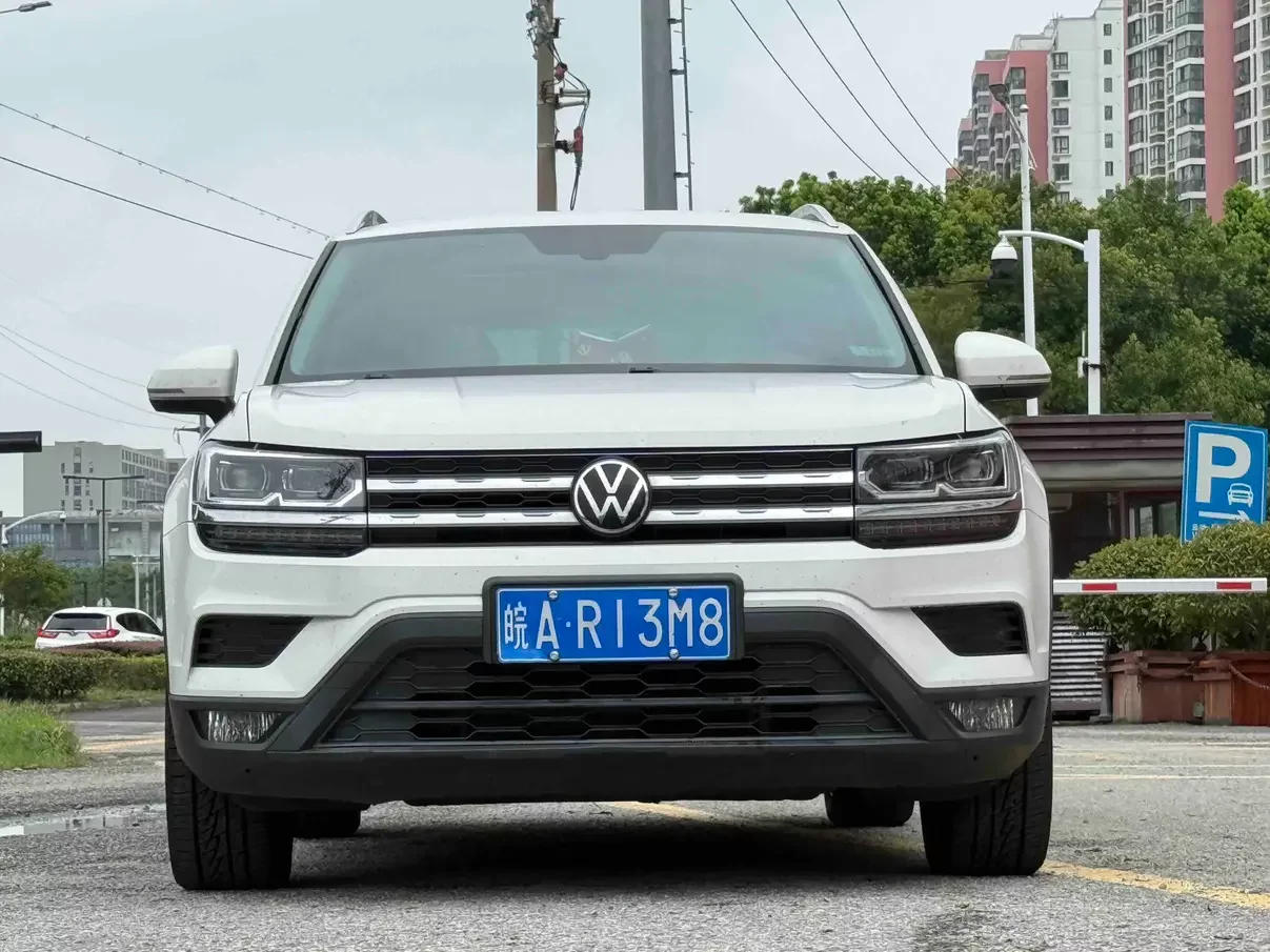 Volkswagen Tharu