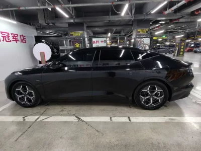 Lynk & Co Z10