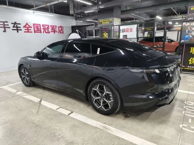 Lynk & Co Z10
