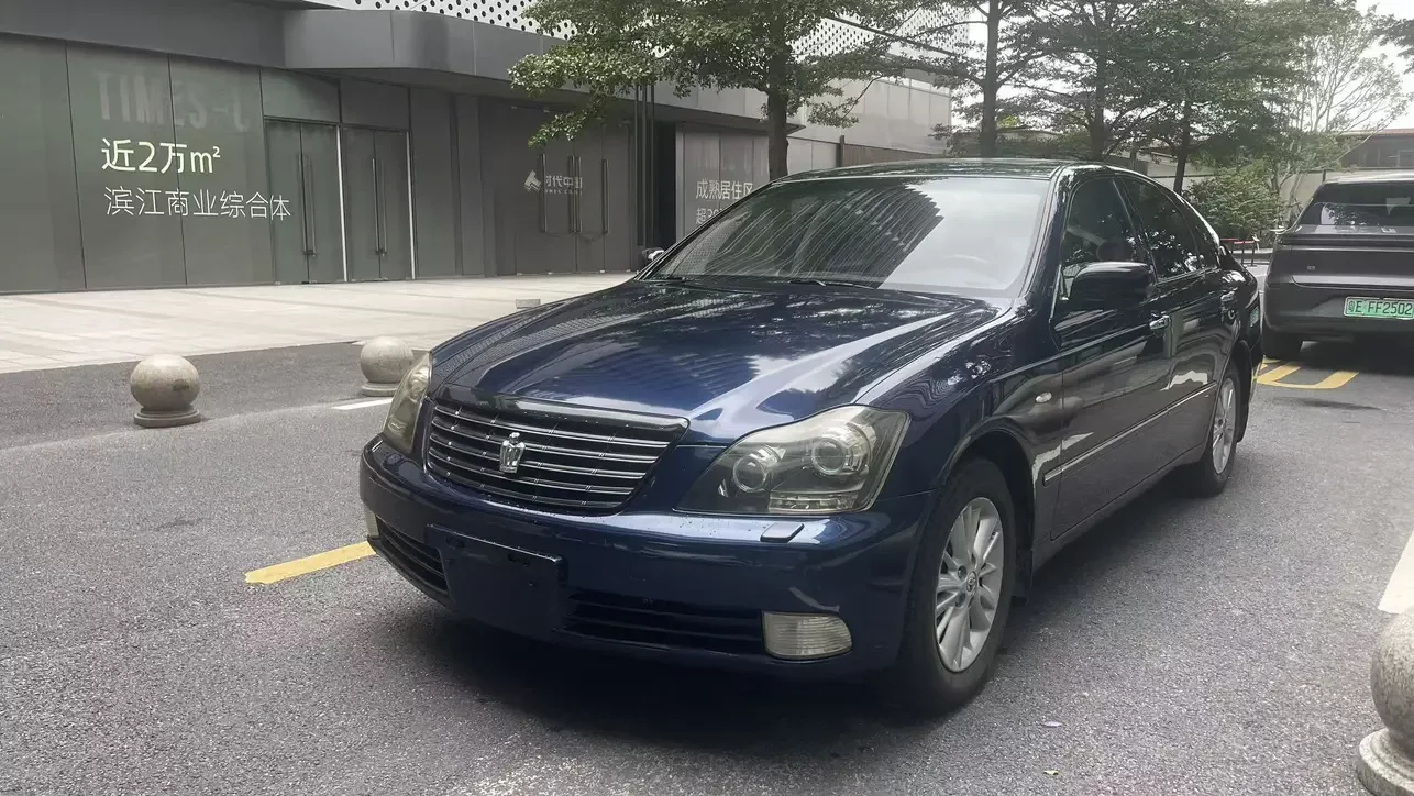Toyota crown