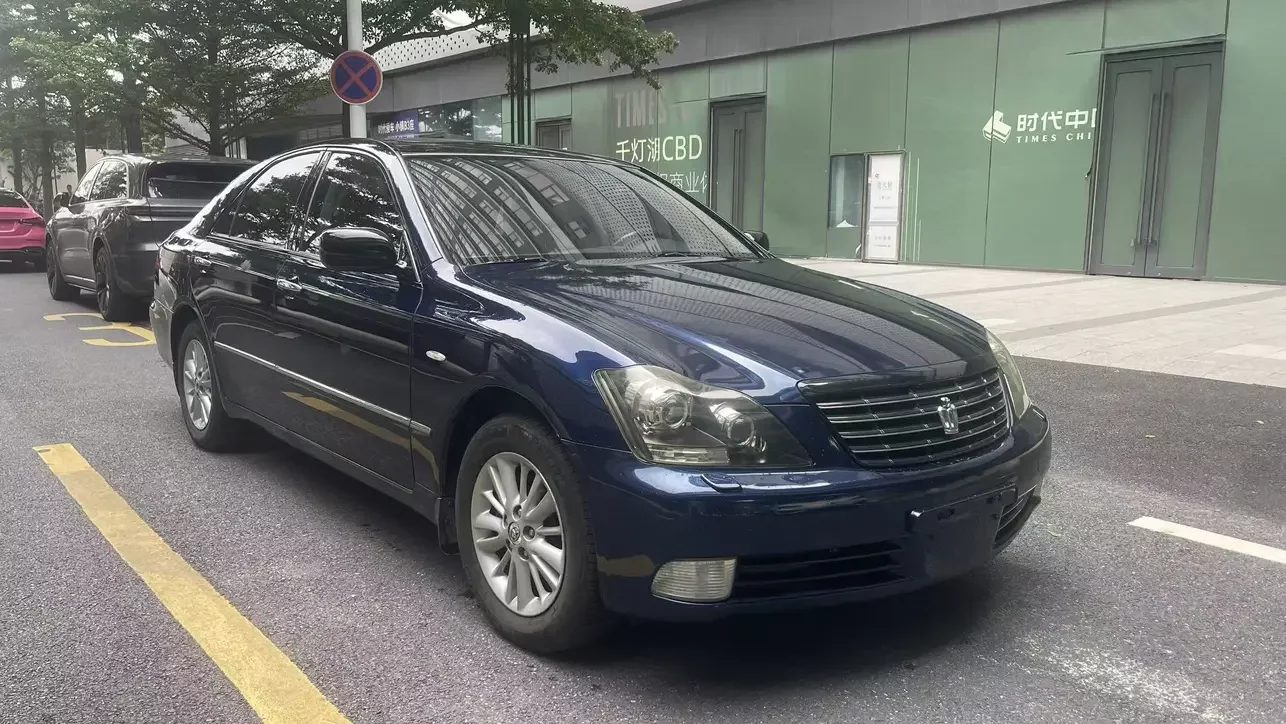 Toyota crown