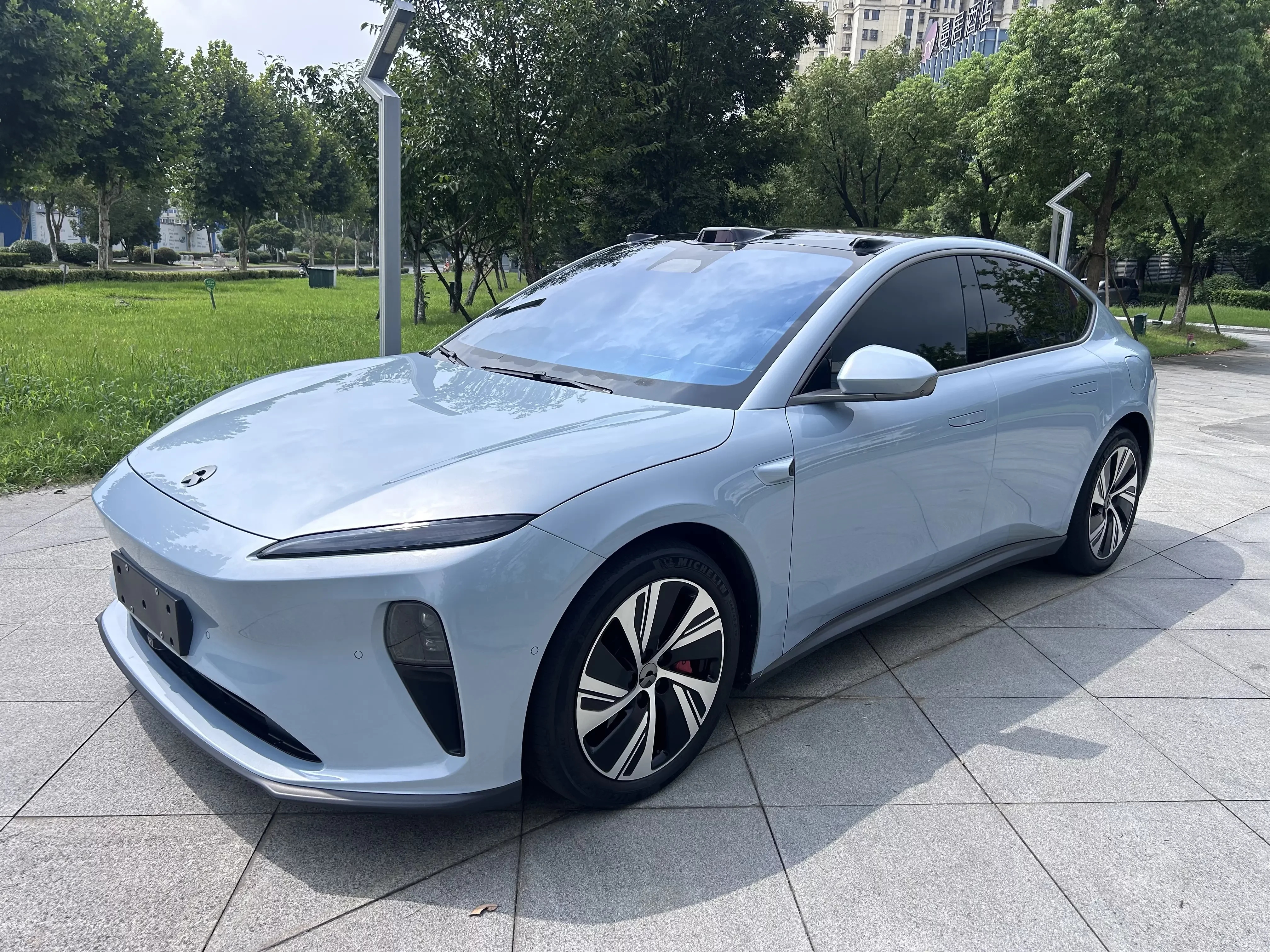 NIO ET5