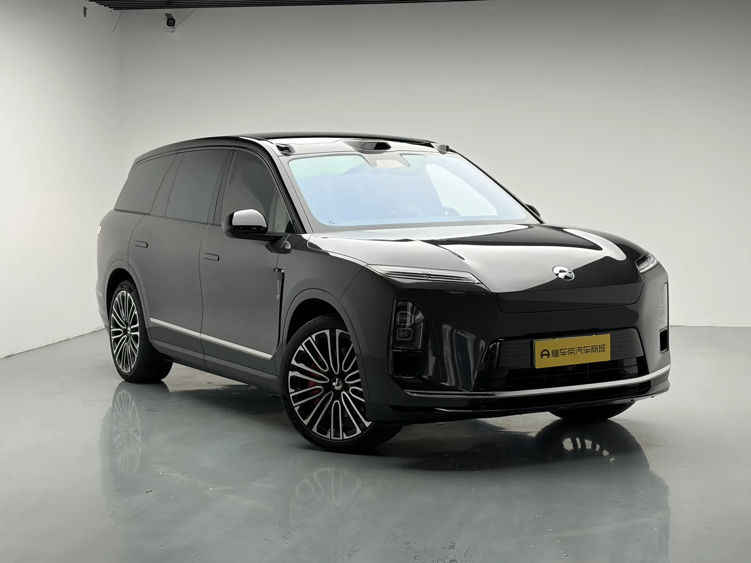 NIO ES8