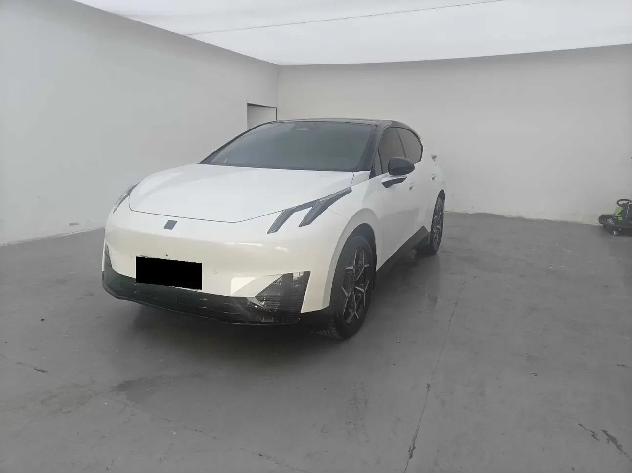 Lynk & Co Z20