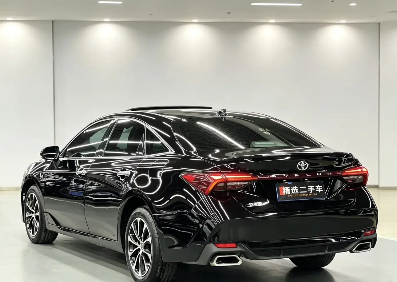 Toyota Avalon (asian dragon)