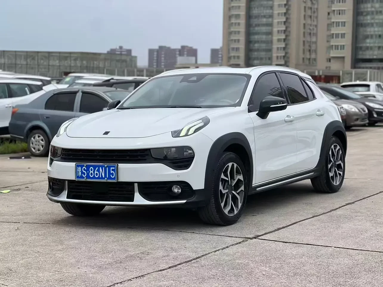 Lynk & Co 02