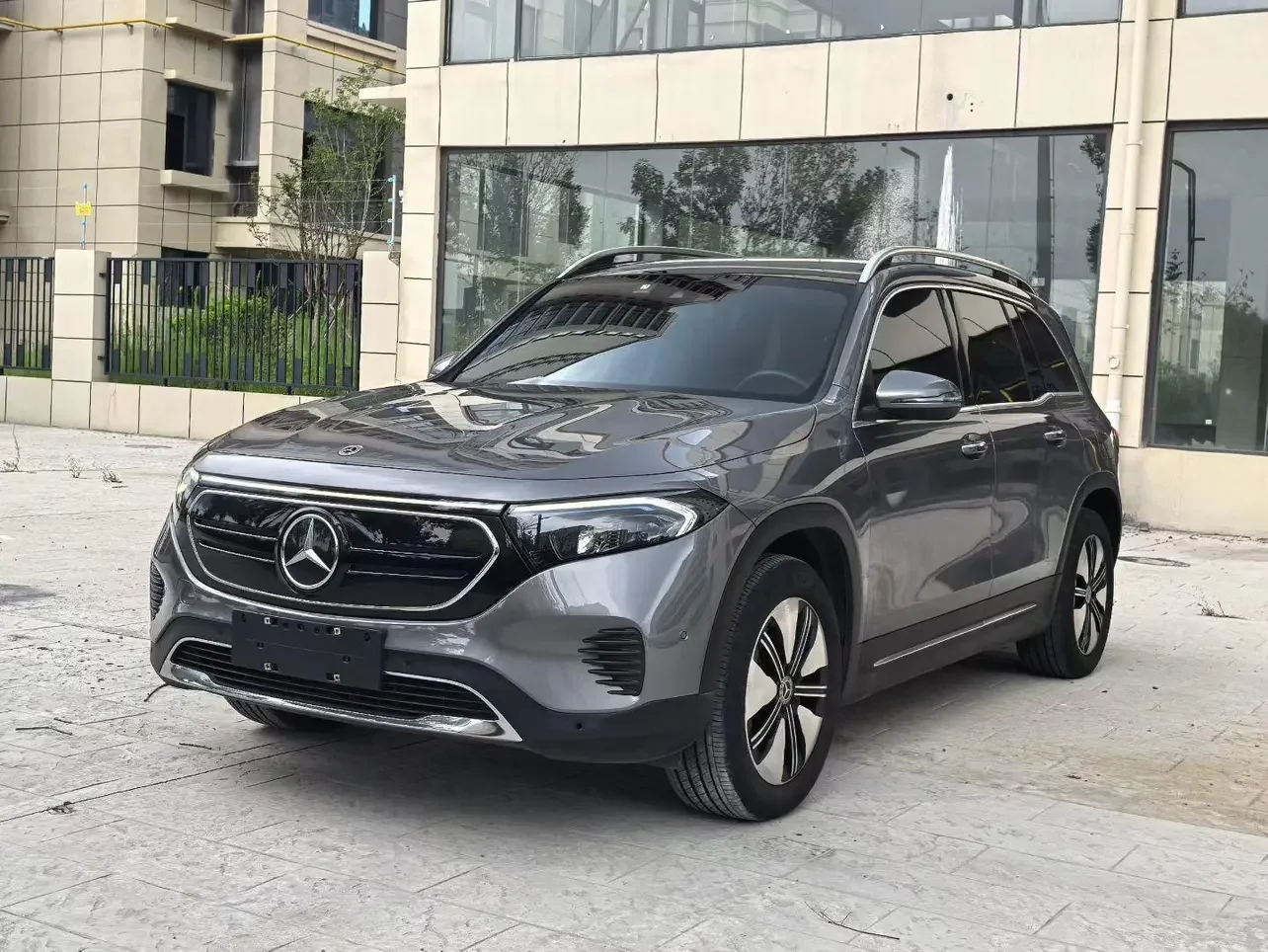 Mercedes-Benz EQB