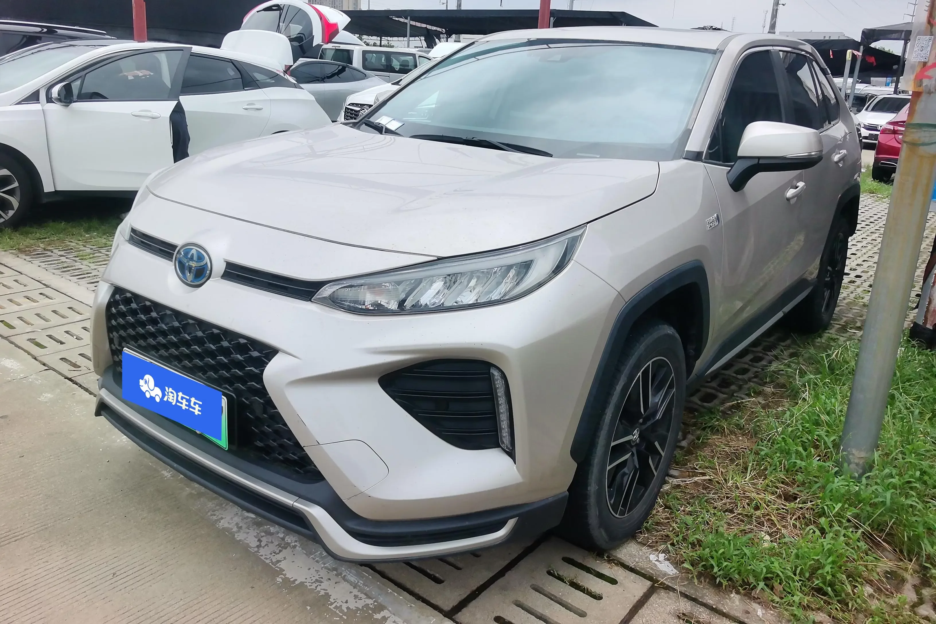 Toyota Wildlander PHEV  из Китая