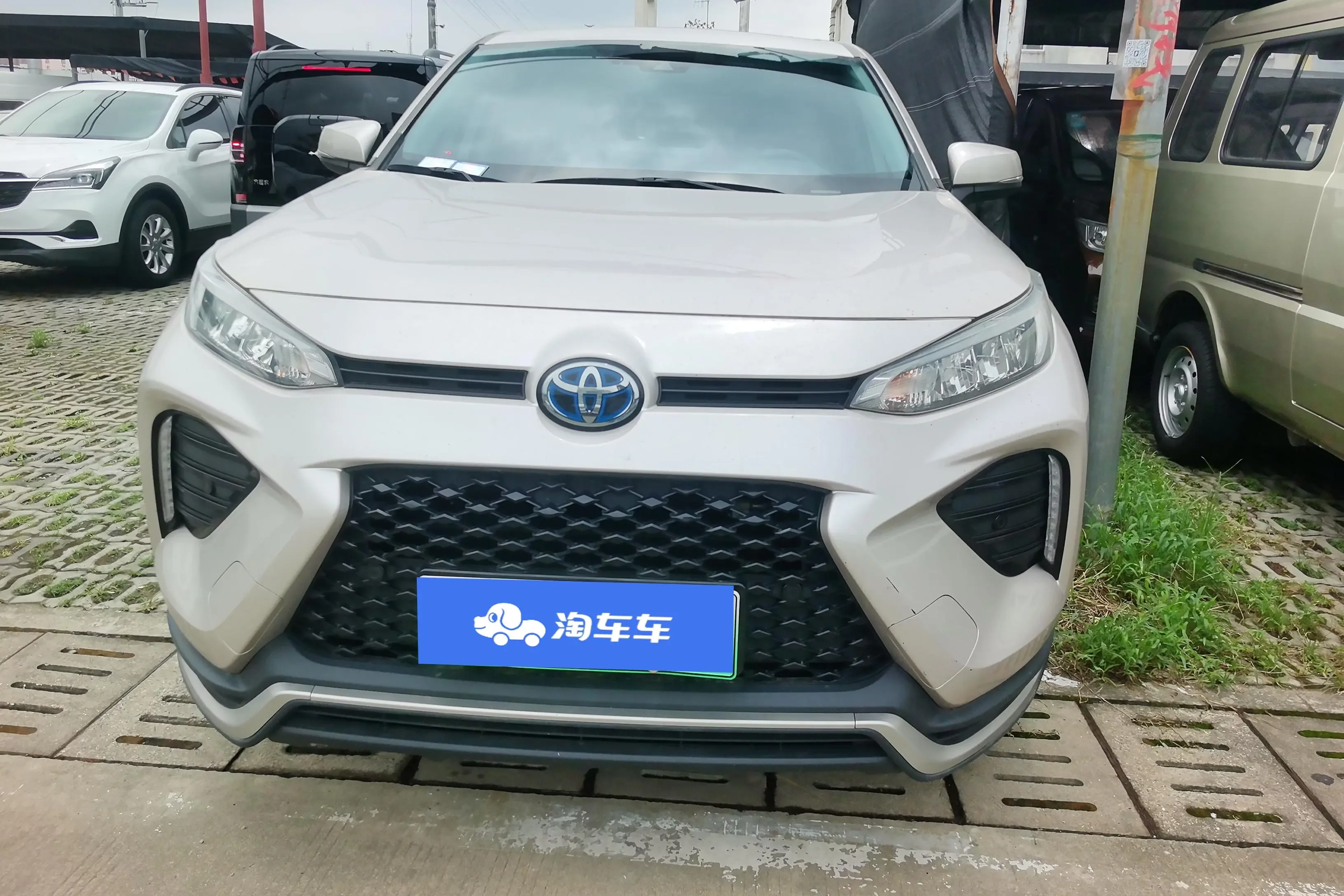 Toyota Wildlander PHEV  из Китая