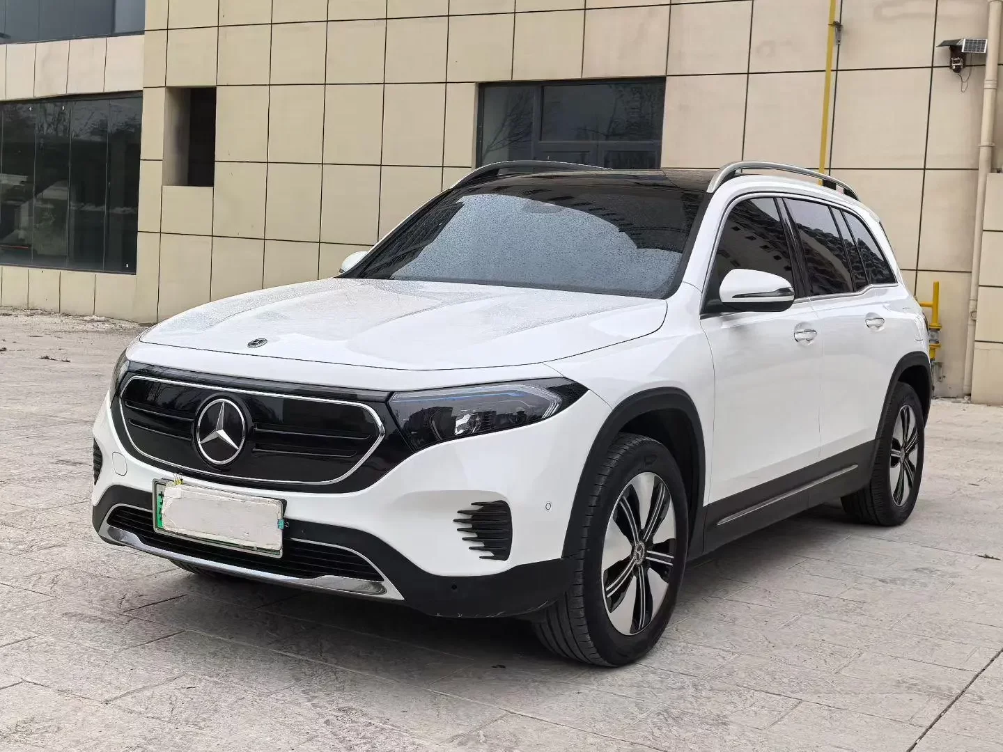 Mercedes-Benz EQB