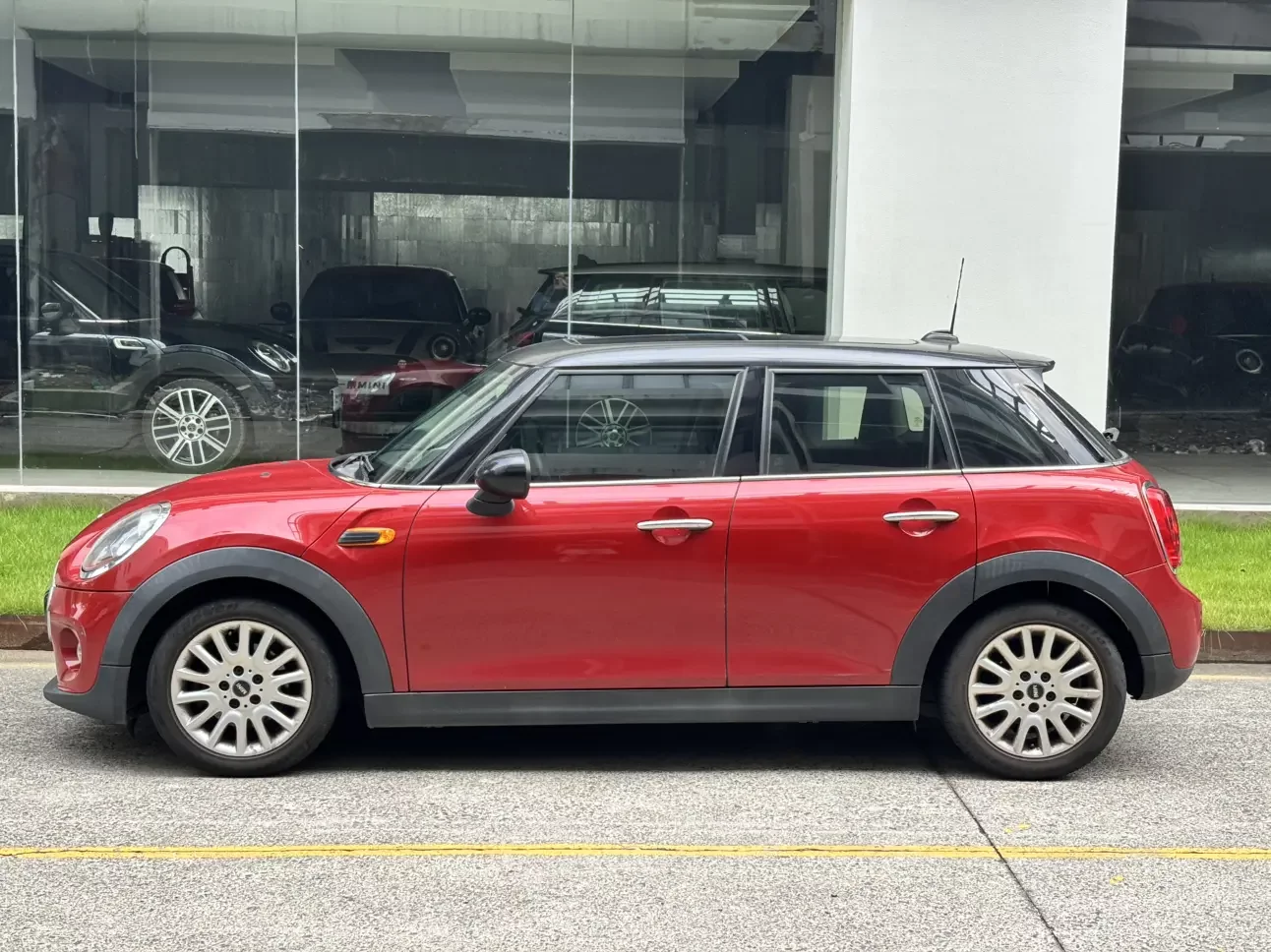 MINI MINI