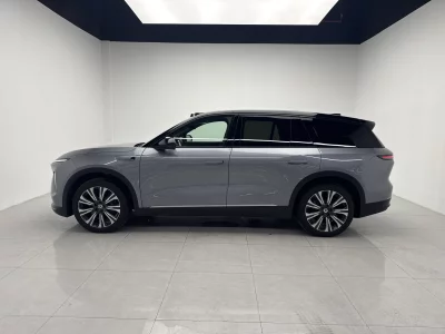 NIO ES8