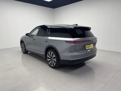 NIO ES8