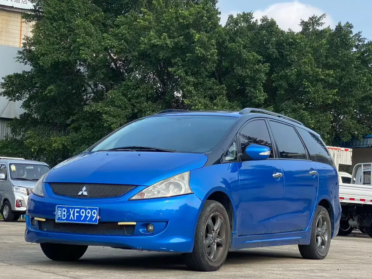 Mitsubishi grandi