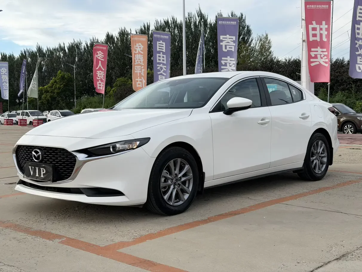 MAZDA 3
