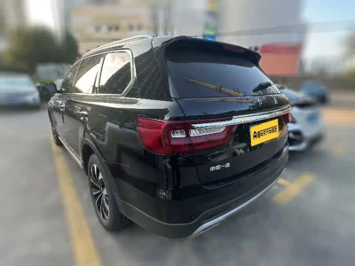 Hongqi HS7