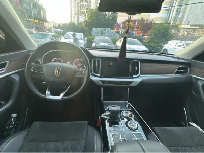 Hongqi HS7